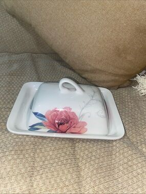 💐NWT Martha Stewart Porcelain Floral Butter Dish with Pink Rose Design